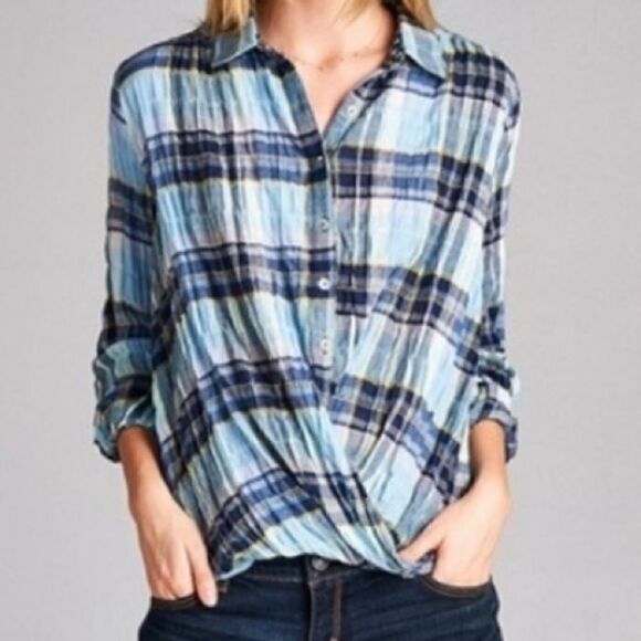 Lightweight Plaid Twist Front Top - Picture 2 of 12